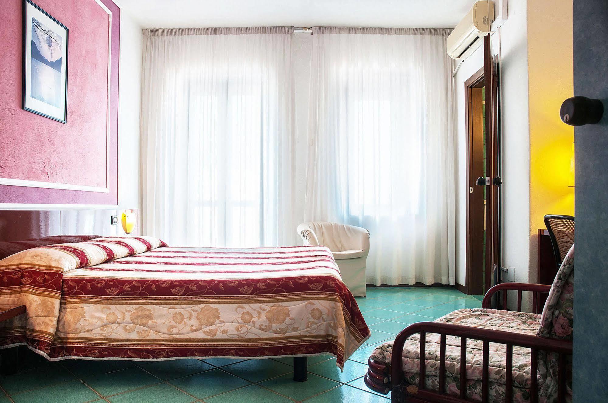 Hotel Annabelle イスキア島 エクステリア 写真